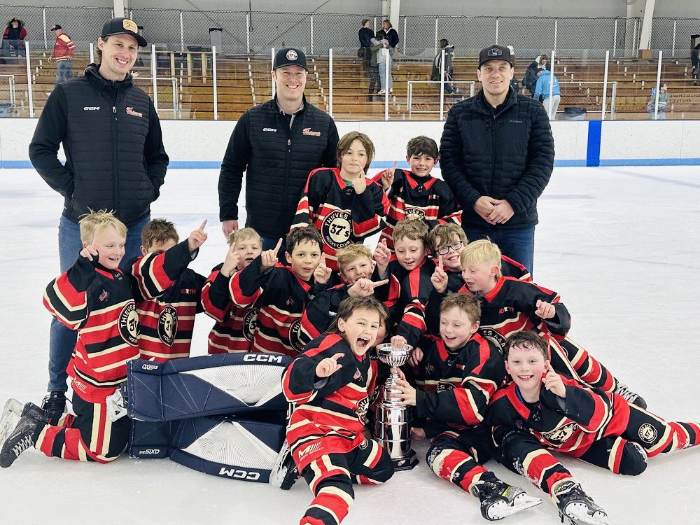 🏆 Congratulations to our 2015 Thieves 37’s for clinching the Championship title at the Wings Showdown in Duluth, MN! #ThievesNation @YouthHockeyHub