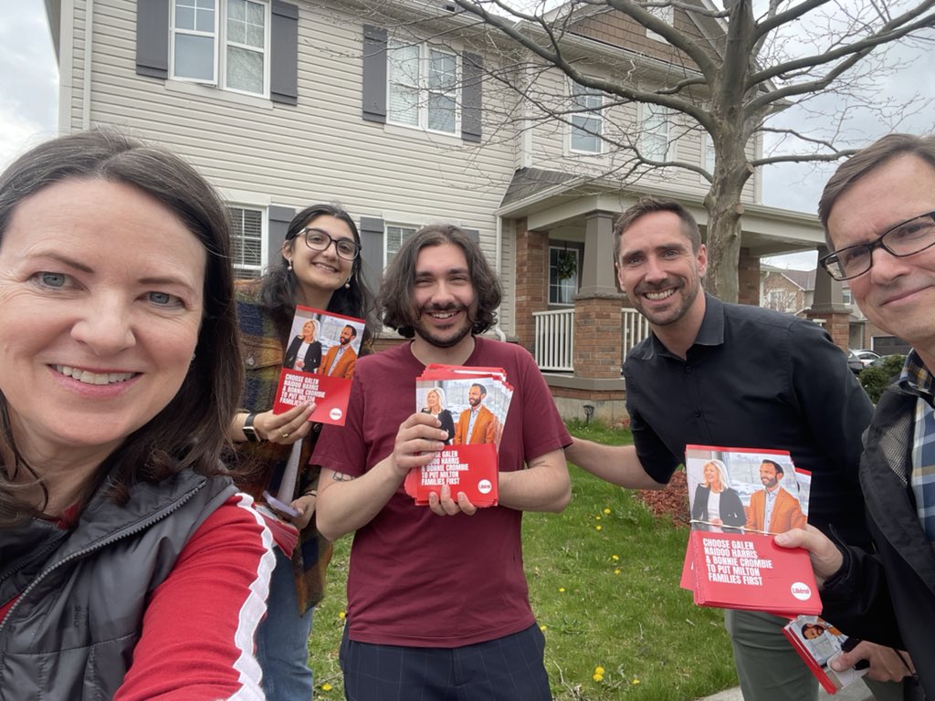 Fun crew to go door-knocking with in #milton today for our amazing @OntLiberal candidate @GalenNHarris. People are fed up w. the damage done by the Conservative gov to our public healthcare system. Galen & @BonnieCrombie will do better for Milton! #onpoli