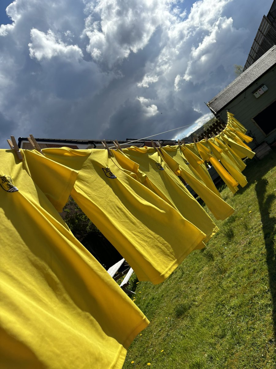 Kits washed and ready for the events this summer term… @ActiveSchoolsIC if you have any items of our athletics kit at home, please return to school asap for our upcoming events 🙏🏻 (unless you are involved in the heptathlon this Thurs!) Thanks in advance 💙💛