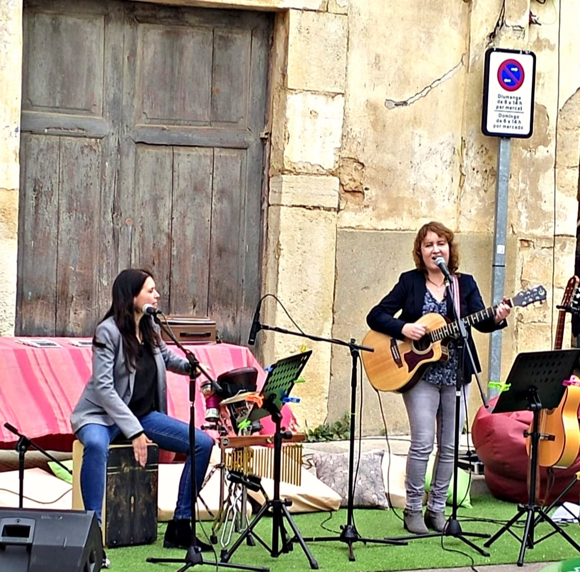 Hui amb el nostre concert-recital MUSICANT ESTELLÉS a Benlloc. Hem estat com a casa. Gràcies pel vostre afecte.
#centanysdestellés #vicentandrésestellés #musicantestellés #evagomezcantautora #cançó #PaísValencià #poemesmusicats #CentdEstelles #culturavalenciana #Benlloc #benlloch