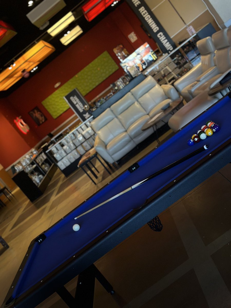 Looking for something to do #ImperialValley?!!? Too hot to be outside! 
Stop by, grab a joint and play some pool!! 
$10 for 1 HOUR 💚🎱🍁
#SeshAndPool #HeberCa #ImperialValley #ElCentro #Brawley #PoolTable