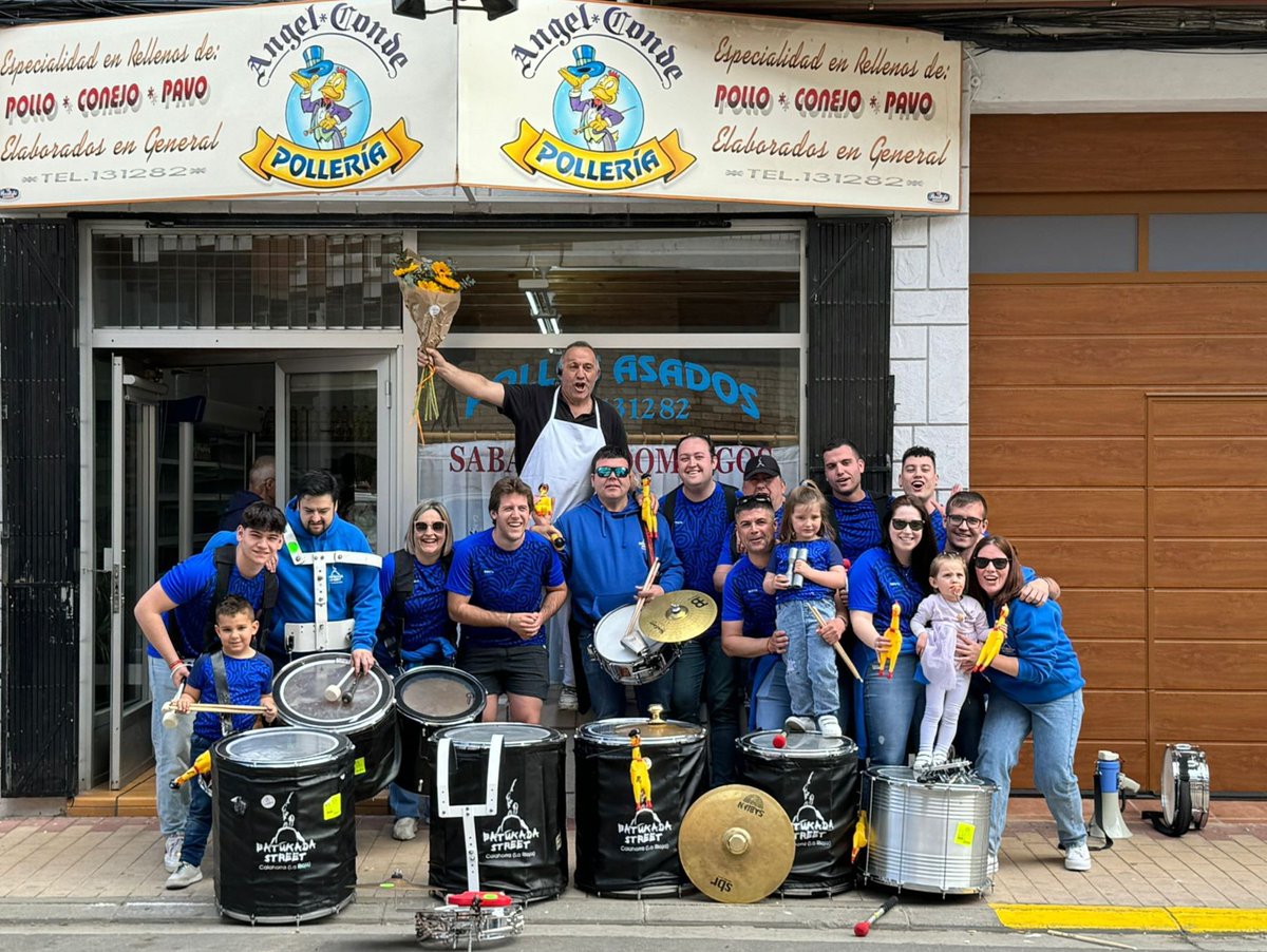 BatukadaStreet's tweet photo. Por el gran trabajo que hicistes, la buena persona que demostraste ser, te merecías esta gran sorpresa. Feliz jubilación compañero Angel Conde #BatukadaStreet https://t.co/TeUEyiYjhZ