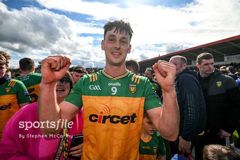 Michael Langan of Donegal celebrates after beating Tyrone in today's Ulster SFC semi-final at Celtic Park. 📸 @sportsfilesteve sportsfile.com/more-images/77…