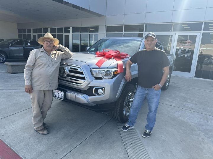 Congratulations to Antonio Ceja on his 2019 certified Toyota Tacoma. It's very beautiful, enjoy it.
#ToyotaTacoma #FreewayToyota #Hanford