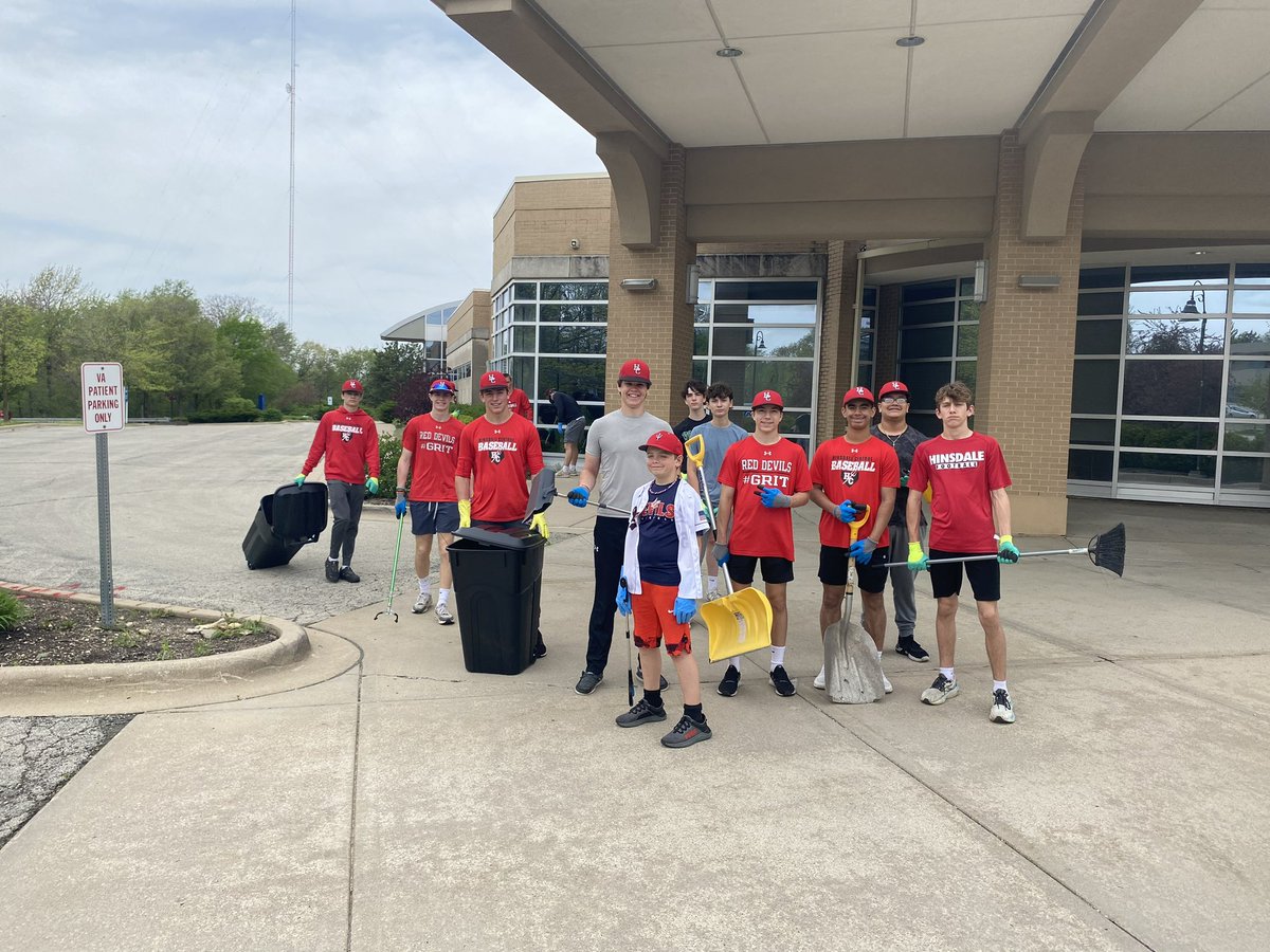 @HCReddevilBB helped out at the VOA in Joliet today, doing our part to serve. @VOAIllinois