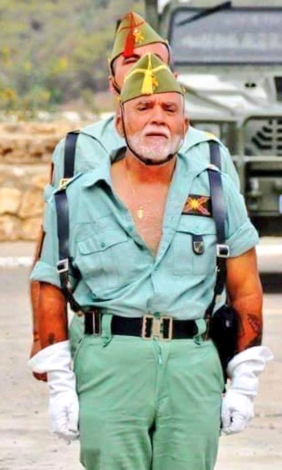 MisterLegio's tweet photo. @62Lugallu @PlataformaMill1 De gran carisma para sus "legías" y, para gran parte de ellos, como un padre. Leyendo comentarios sobre su persona, me recuerda mucho al comandante Fontanes, aquel jefe #legionario de la II Bandera que cayó en #Anwar #Anvar.
@Lalegion_es #LaLegión #Legión https://t.co/5rotqVKdWC