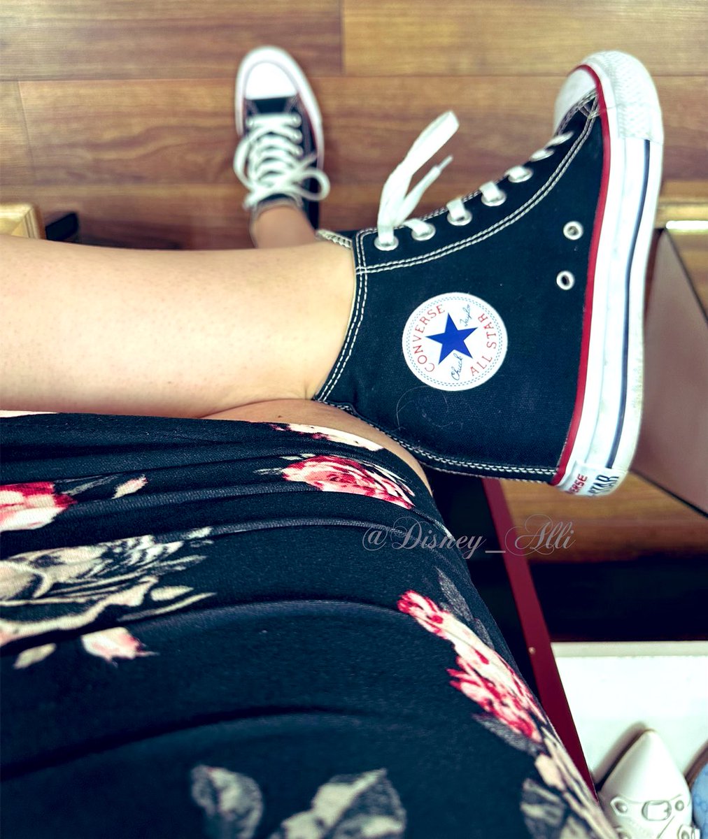 Even “sport mode” means wedge @Converse for me #wedgesneakers #hiddenwedges #sportmodeactived #casualstyle #shoes #shoefie #shoestagram #instastyle