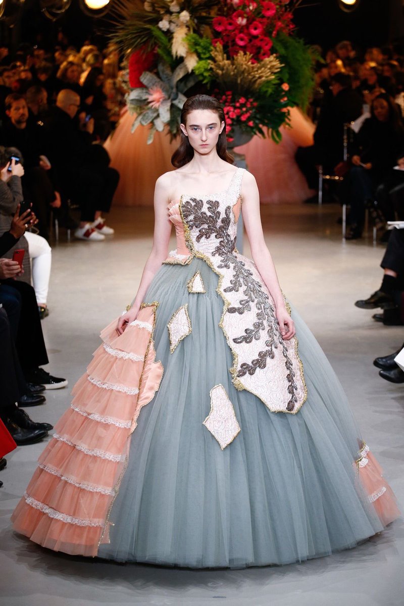 LaModeUnknown's tweet photo. The shattered gowns of ✨Viktor &amp; Rolf✨ Spring/Summer 2017 Couture. 🪡 https://t.co/M2fNdcEmJp