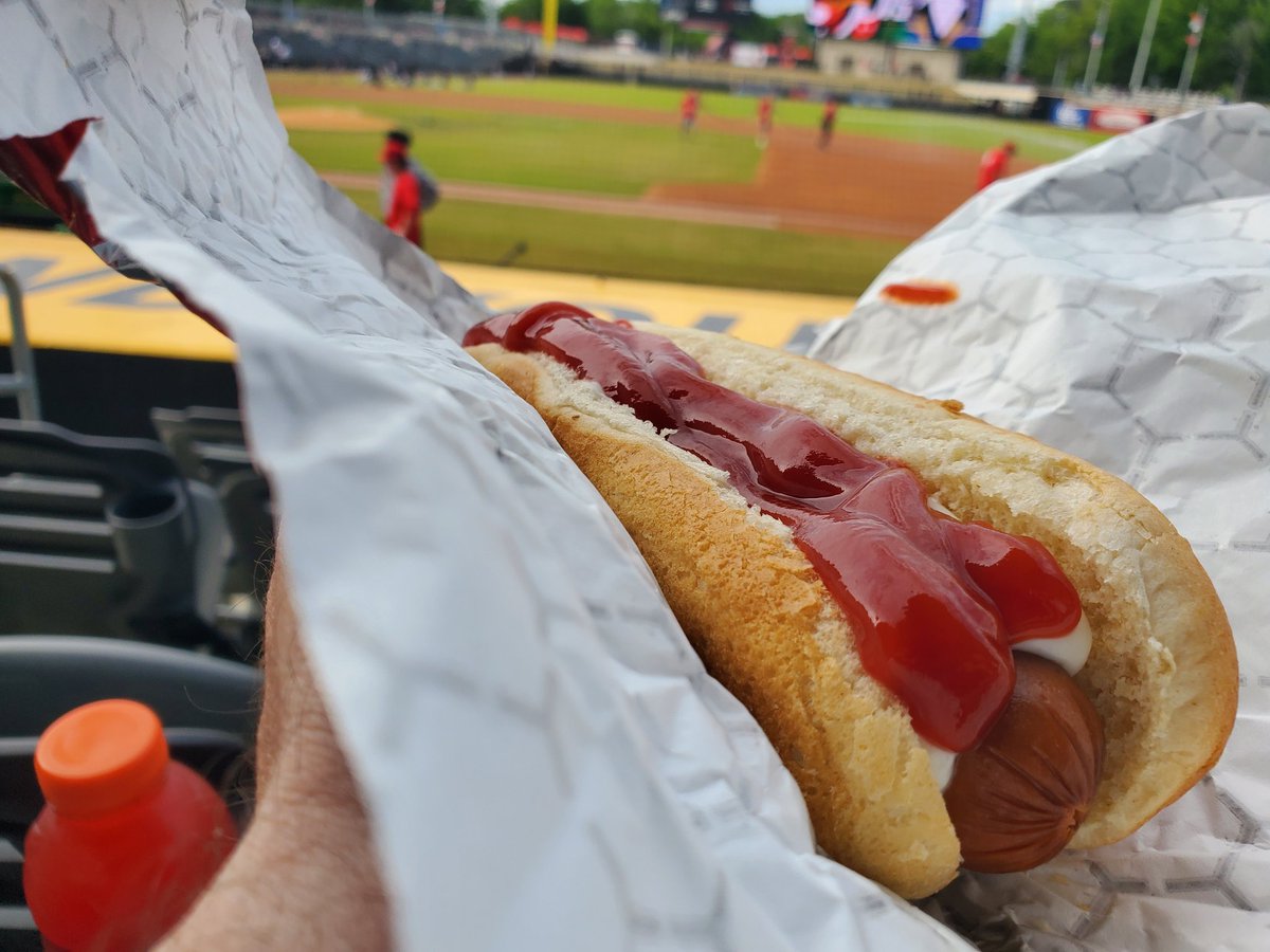Scientific fact: hotdogs at the ballpark automatically taste 10% better just for being at the game #twittersupperclub
