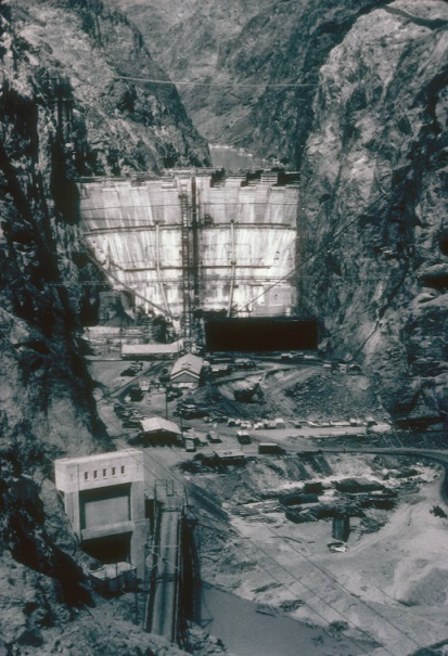 UNLV Digital Collections has this image of construction at the Hoover Dam site taken on Apr 27, 1934. tinyurl.com/y5fdp37r