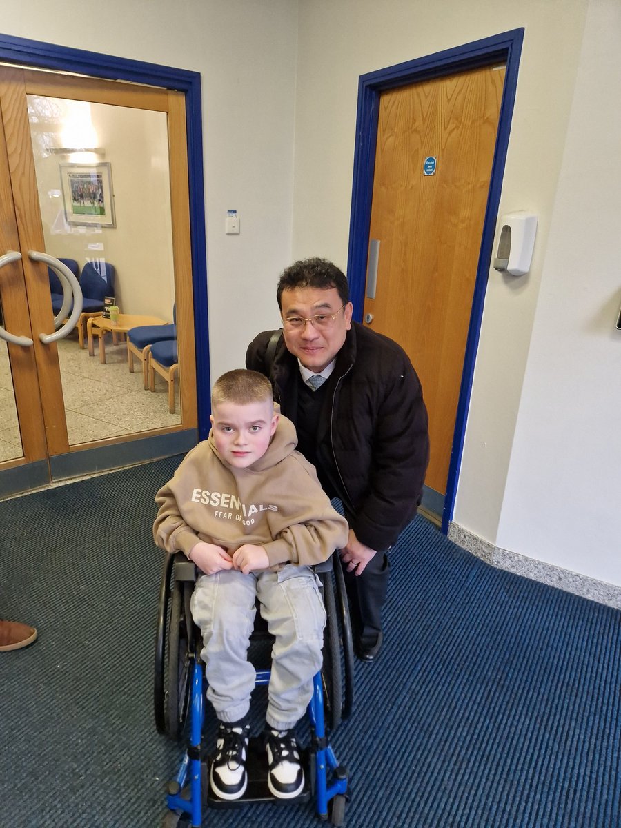 My son also met chansiri yesterday after game, but regardless of any thoughts that might have been going through his head, he kept them to himself and showed respect, that's because he's been shown how to act #swfc