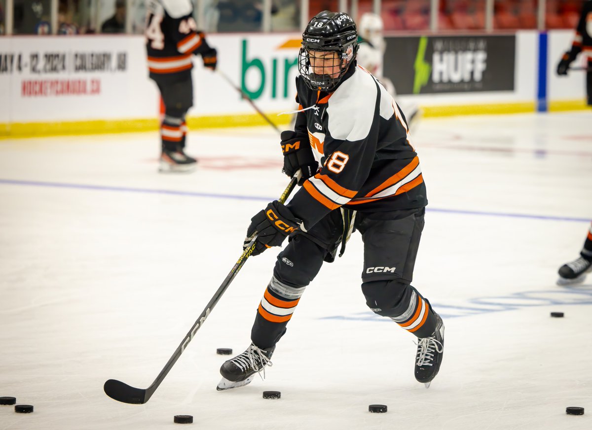 AFTER 1 | Simon-Xavier Cyr and Gabriel Courchesne give the @CantonniersAAA a 2-1 lead over the @3Awheatkings. APRÈS 20 MIN | Simon-Xavier Cyr et Gabriel Courchesne donnent une avance de 2-1 aux @CantonniersAAA sur les @3Awheatkings. #TELUSCup | #CoupeTELUS