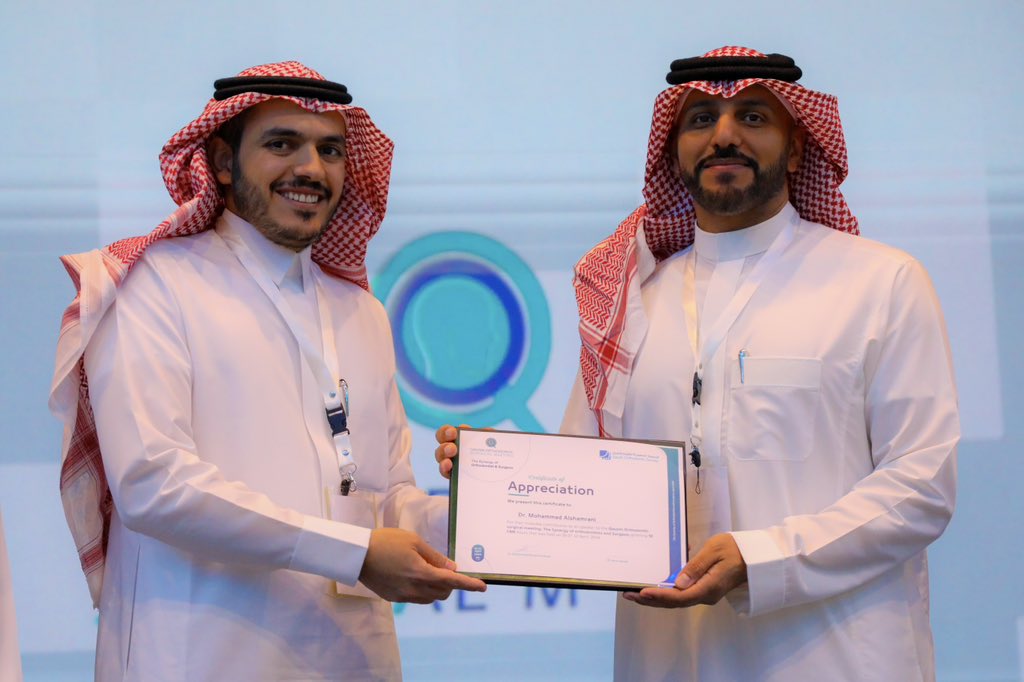 الجمعية السعودية لتقويم الأسنان (@saudiorthodent) on Twitter photo صور تكريم المتحدثين في #ملتقى_القصيم_الأول_للجراحة_التقويمية في يومه الثاني
<a href="/suliman_shahin/">Dr. Suliman Shahin</a>
<a href="/dreman72/">Eman Alnamnakani</a>
<a href="/Abdulmalek_Y/">عـبدالـملك اليحيى</a>
<a href="/iShamrani/">محمد بن صالح الشمراني</a> صور تكريم المتحدثين في #ملتقى_القصيم_الأول_للجراحة_التقويمية في يومه الثاني
<a href="/suliman_shahin/">Dr. Suliman Shahin</a>
<a href="/dreman72/">Eman Alnamnakani</a>
<a href="/Abdulmalek_Y/">عـبدالـملك اليحيى</a>
<a href="/iShamrani/">محمد بن صالح الشمراني</a>