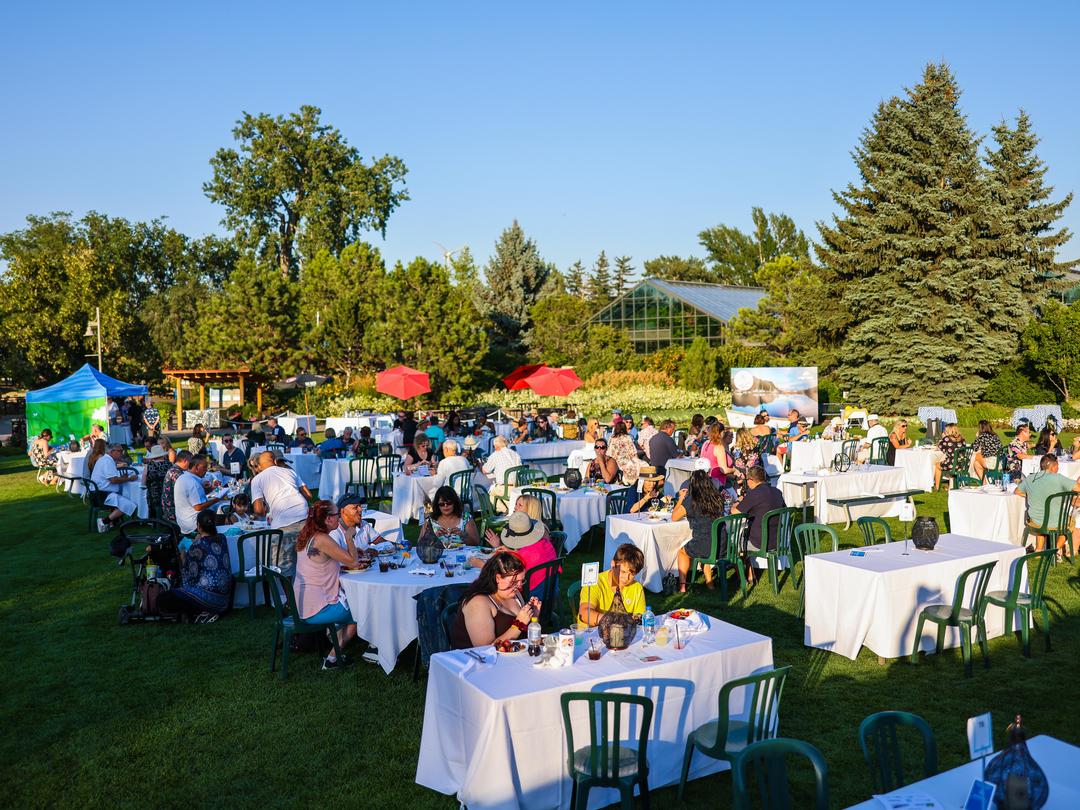 We’re firing up the grill and getting ready for corporate barbecues! 🙌 Whether you’re enjoying time together or toasting a big win, your whole team will love being together at the zoo – and they’ll love the food, too! 🍖 Book now: bit.ly/3IKX5XZ #YourZooYYC