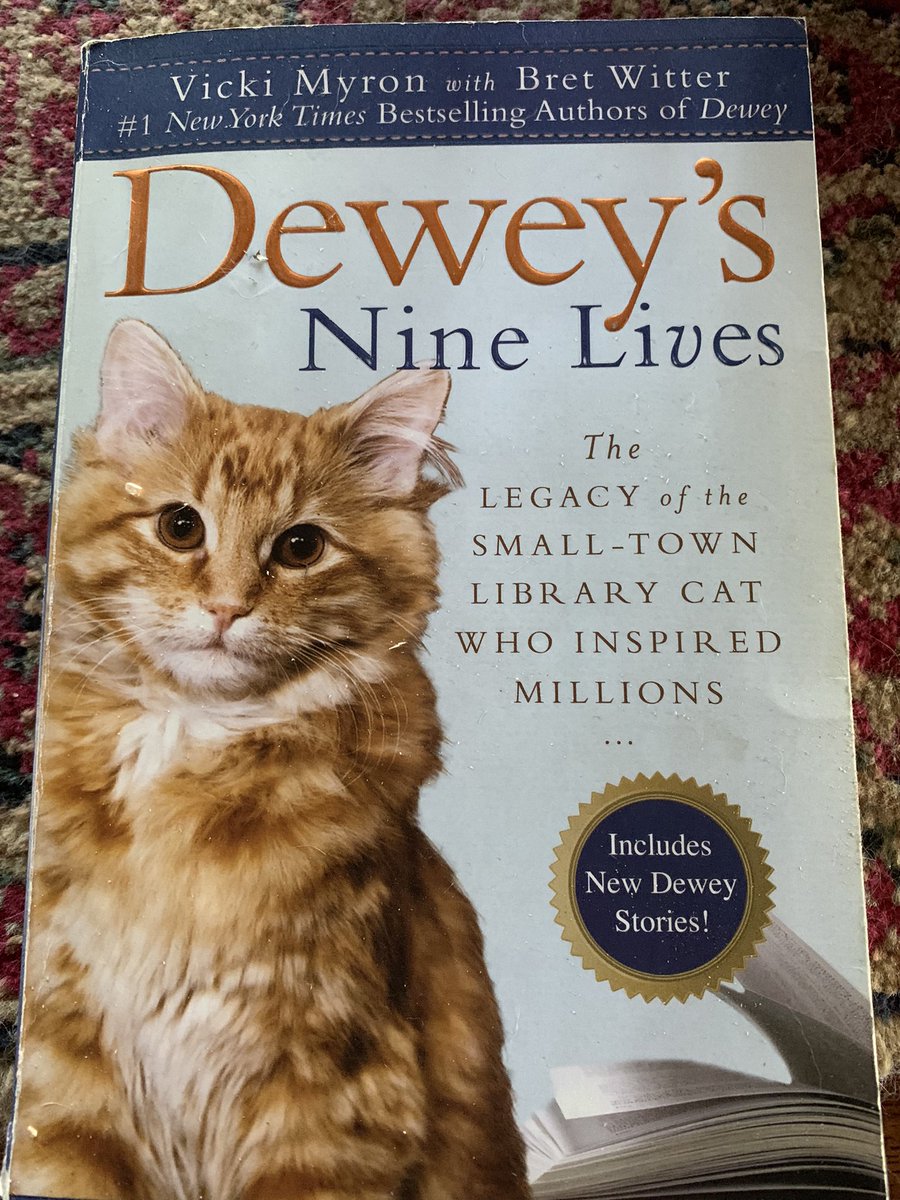 #catchatbookclub
first page of Dewy 💖📕,  plus there is a  2nd book Dewy’s Nine Lives , tales and stories , highly recommended furends 
#catchatbookclub