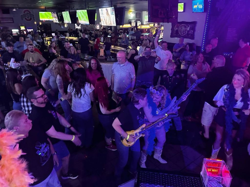 Big thanks to all the wonderful people that danced, roocked and partied with us all night long at The Ugly Mug   Bar & Grill, you guys never disappoint. #Qfm96housebandalumni #muglife #radiocityrocks
