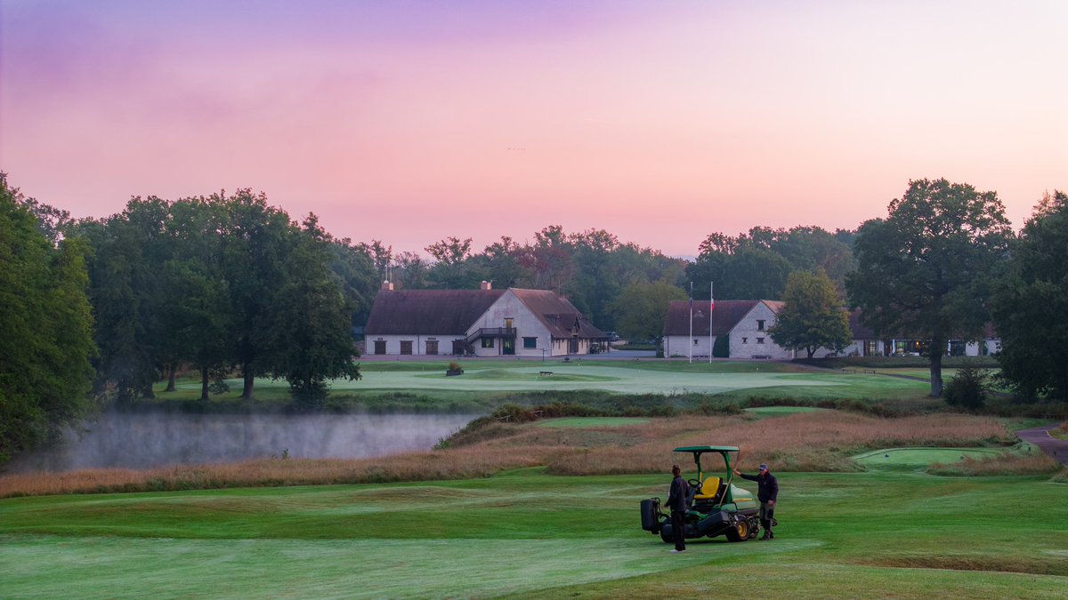 Attention greenkeepers!! If you fancy living in the Loire Valley working at one of the best places in 🇫🇷 our friends over at Les Bordes are hiring! Details on the role via link below. For applications and further questions reach out to @JackLaws_ twtr.to/6LiAu