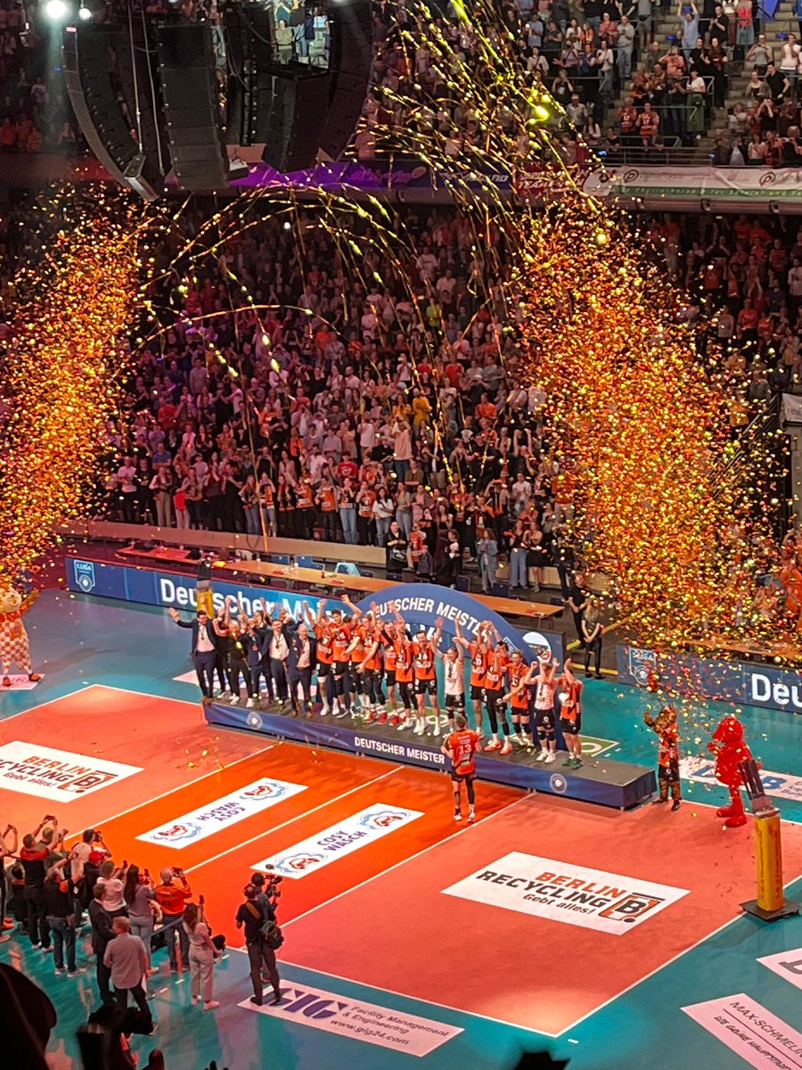 Glückwunsch liebe @BRVolleys zur Deutschen Meisterschaft! 🏆