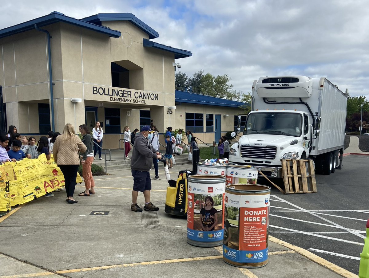 SRVUSD1's tweet photo. [1/4] 2,430 cans for a total of 13 barrels. That’s how much the 4th graders at Bollinger Canyon collected for their recent food drive for the Food Bank of Contra Costa and Solano Counties!! #SuccessReimagined @BCEBulldogs https://t.co/5v6gsy6EzU