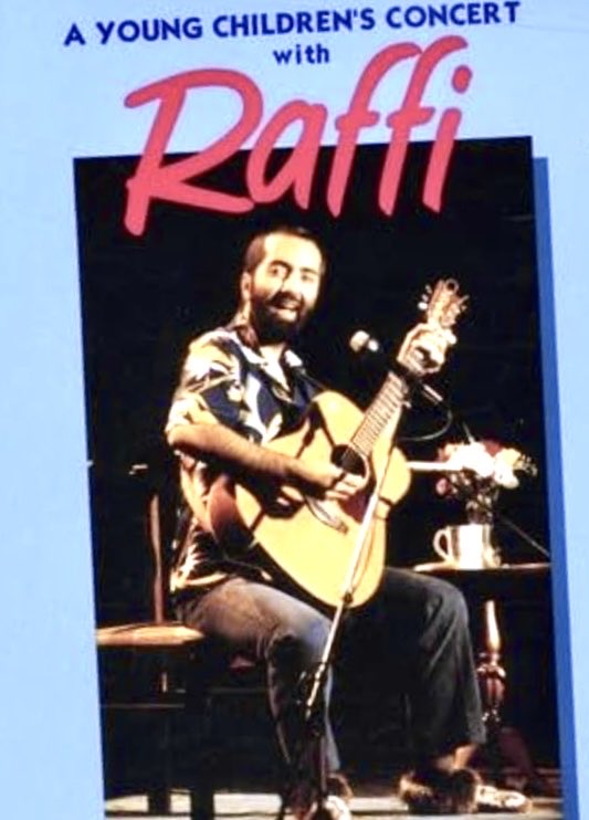 #SundaySouvenir 
🎸 this 1984 concert video of my solo show in Toronto was 40 years ago. imagine that! not one mobile phone in the crowd. yes, I still have those beaded moccasins. #singablesongs #belugagrads