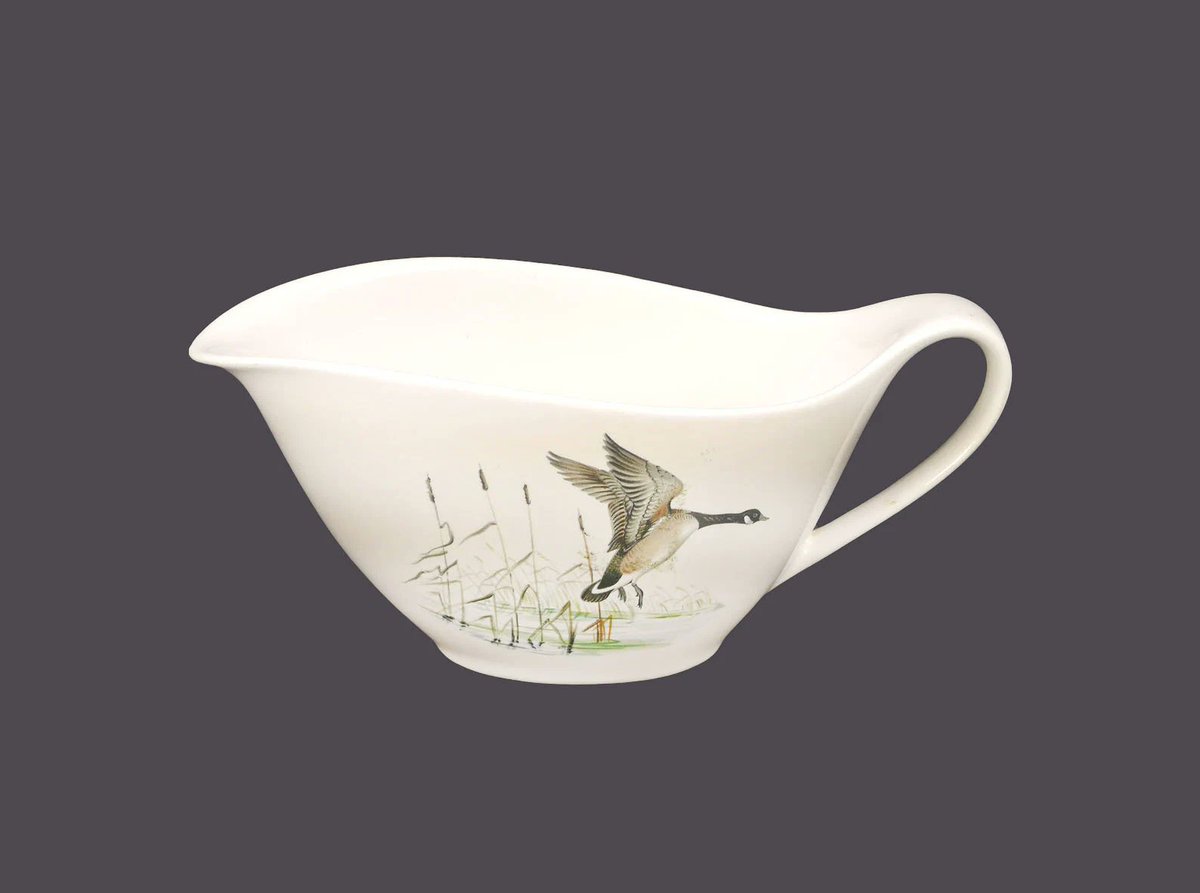 Villeroy & Boch VIL10 gravy boat only. Game birds, water foul. Made in Luxembourg. etsy.me/49ZsPUh via @Etsy #BuyfromGroovy #antiqueshop #tableware #dinnerware #tabledecor #VilleroyBoch #VilleroyBochVIL10 #VilleroyGameBirds #Gamebirds #EtsySellers