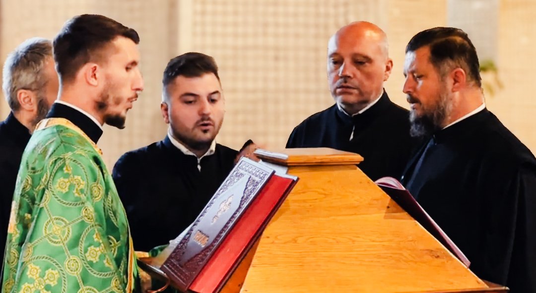 ByzantineChoir's tweet photo. 🌿28 aprilie 2024 | Praznicul Floriilor la Catedrala Episcopală „Sfânta Treime” din Baia Mare
#eormmsm https://t.co/F8RETKvfNE