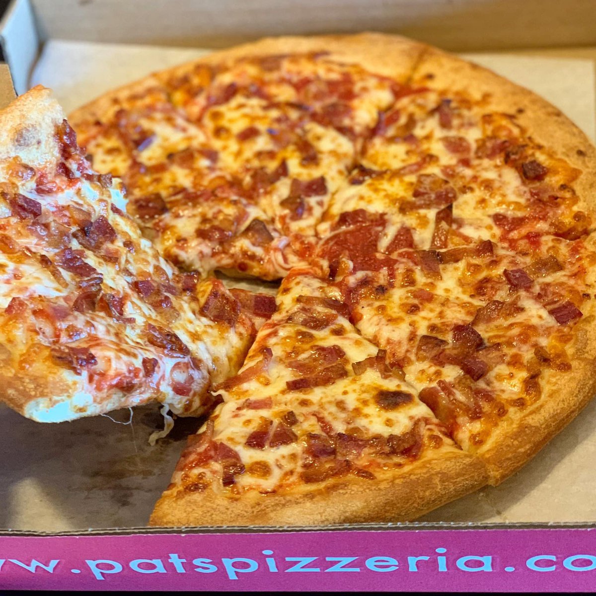 Sunday Funday is all about eating good and relaxing! Make life easy today and pick up your favorite pie from us.

#patspizza #pizza #togo #delivery #pizzabox #pizzas #sundayvibes #sundaydinner #pizzatime #lewesde #dinnertonight #sundayfunday #lewesdelaware #eat #eatlocal