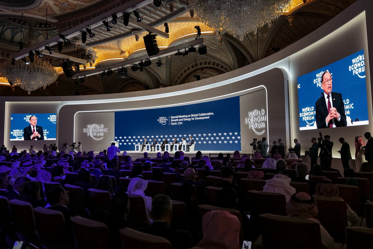 Continuing his itinerary in Riyadh, Saudi Arabia, PM Dato’ Seri Anwar Ibrahim took part in a discussion titled 'A New Vision for Global Development' to discuss global development alongside Rwanda's President Paul Kagame and President Bola Ahmed Tinubu of Nigeria. #WEF2024