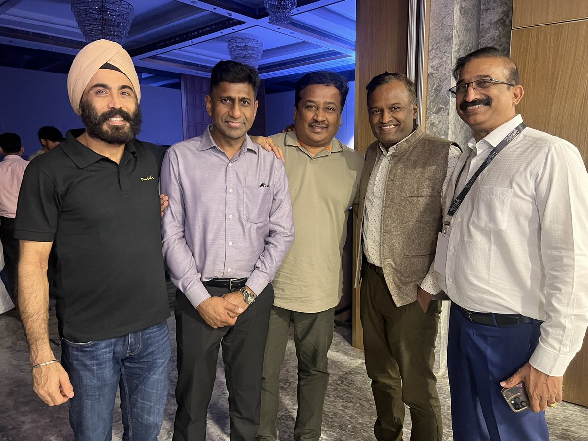 _RamChidambaram's tweet image. Shoulder discussions in Mumbai 🤩
Thank you Shreyash for the invite.
#arthroshoulder2024
#drramchidambaram #shouldersurgery