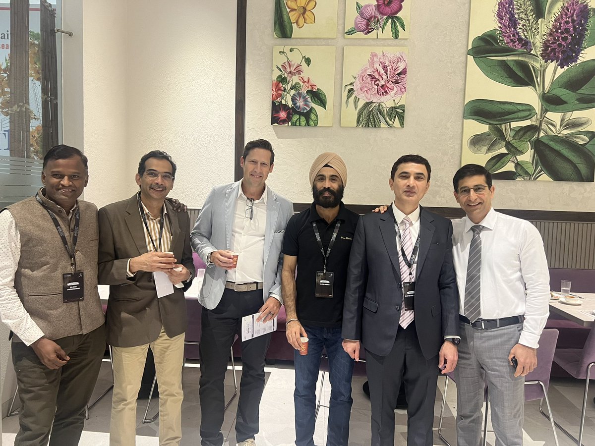 _RamChidambaram's tweet image. Shoulder discussions in Mumbai 🤩
Thank you Shreyash for the invite.
#arthroshoulder2024
#drramchidambaram #shouldersurgery