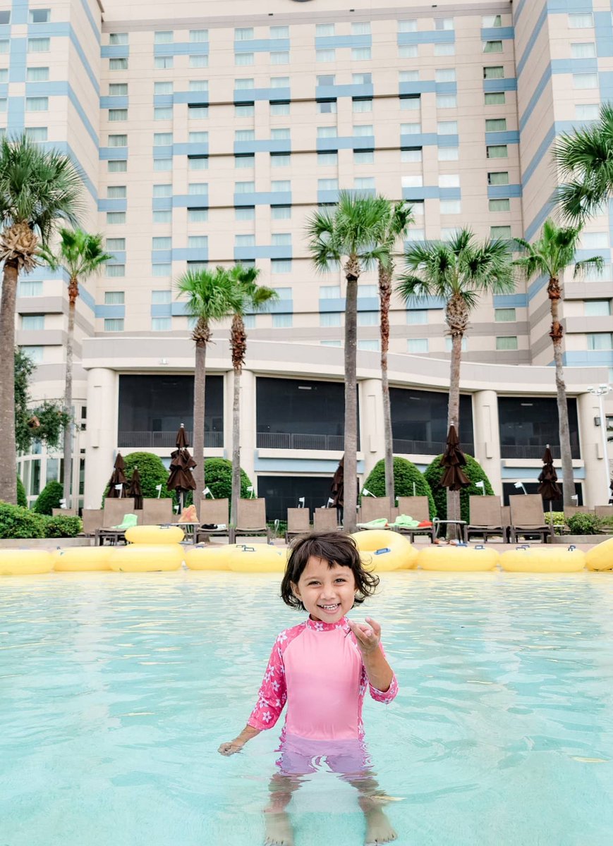 Waving the weekend goodbye with a dip to remember🏊‍♀️ 

📍 : Signia by Hilton Orlando Bonnet Creek
IG 📸 : a_travellers_tale