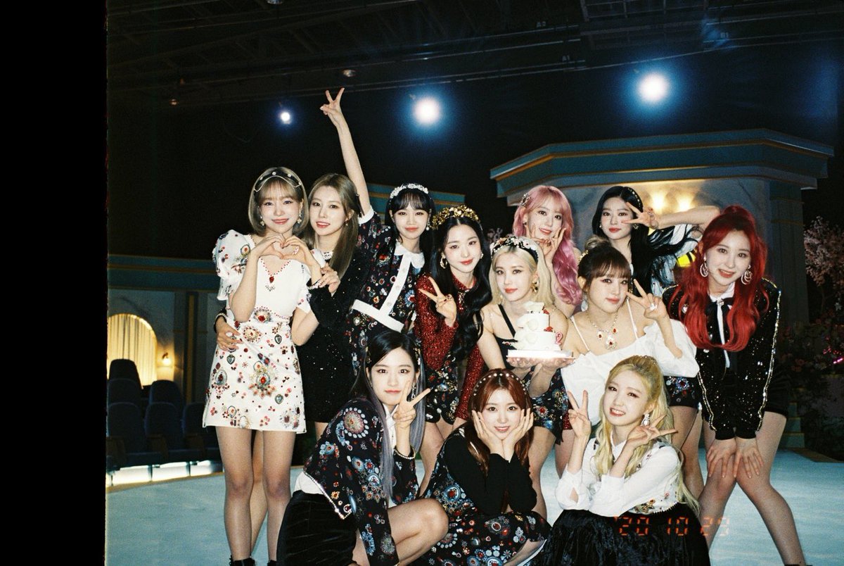 soshilogy's tweet photo. i still love you @official_izone https://t.co/saNkdT6XOt