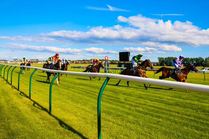 🐎 Day 4 of 4 Horse Racing Tipping Competition 🐎

🐎MONDAY 29 APRIL🐎 #PigeonSwoop4
@ayrracecourse 245 315 350 425

📺 @RacingTV 📺

#OpenToAll ✅