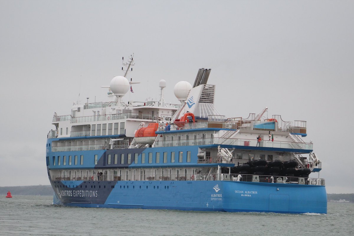 👋🏻Ocean Albatros sails from Portsmouth this evening with water salute from @SMSTowage @PortsmouthPort @AlbaExpeditions @CruiseCapital @mikesellersPIP @georgeemmett8