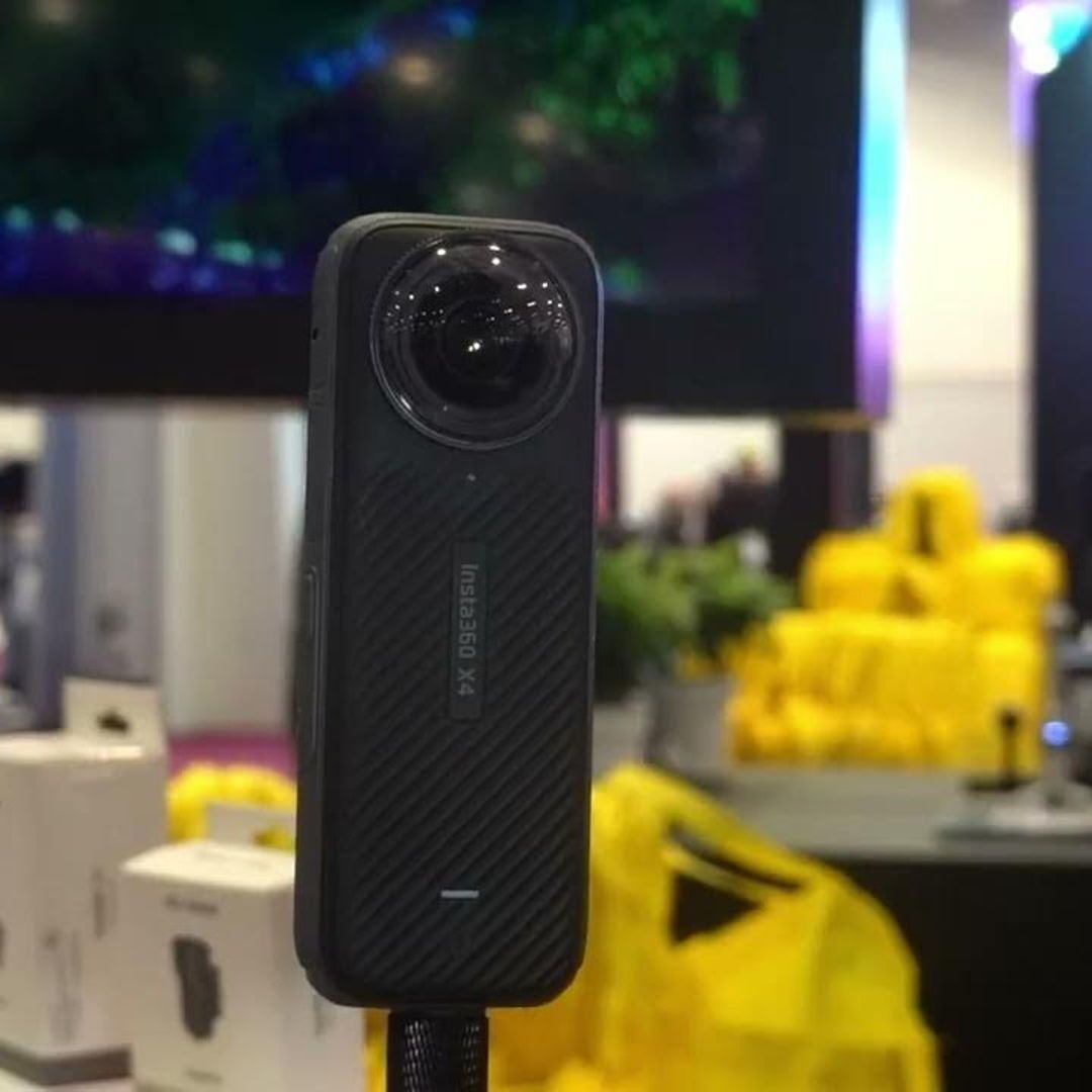Insta360 Announced a new 360 degree 8K camera for just $499  #NAB2024 #360Camera #8KTechnology #VR #ImmersiveStorytelling 🎥 

buff.ly/4b9j7iY