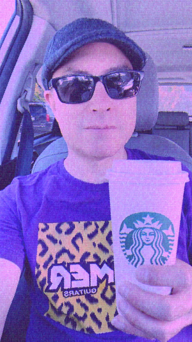 Happy Sunday! 

#StarbucksSelfie #Starbucks #SundaySelfie #kramerGuitars #BostonScallyCompany #JohnnyBeaneTV