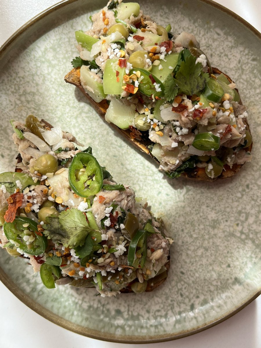 Sweet potato toast with green tuna salad 🤍