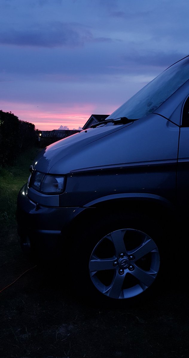 KevanSutherland's tweet photo. An evening sunset https://t.co/EWn9botbhK