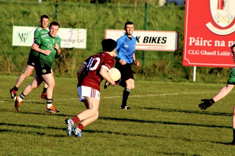 Being kept on my toes 😂 @officialdonegal #Referee