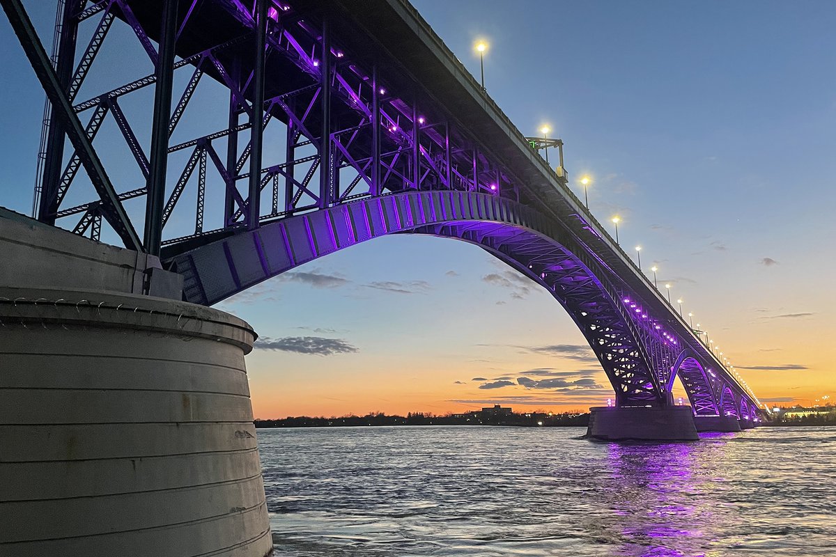 Celebrating the resilience, courage, and sacrifice of #MilKids continues. The International Peace Bridge connecting the U.S. and Canada lights up purple to commemorate #MonthoftheMilitaryChild in Buffalo, N.Y.