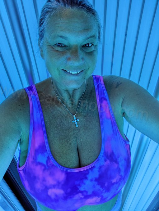 Tanning day https://t.co/xrUaHQ3o7U