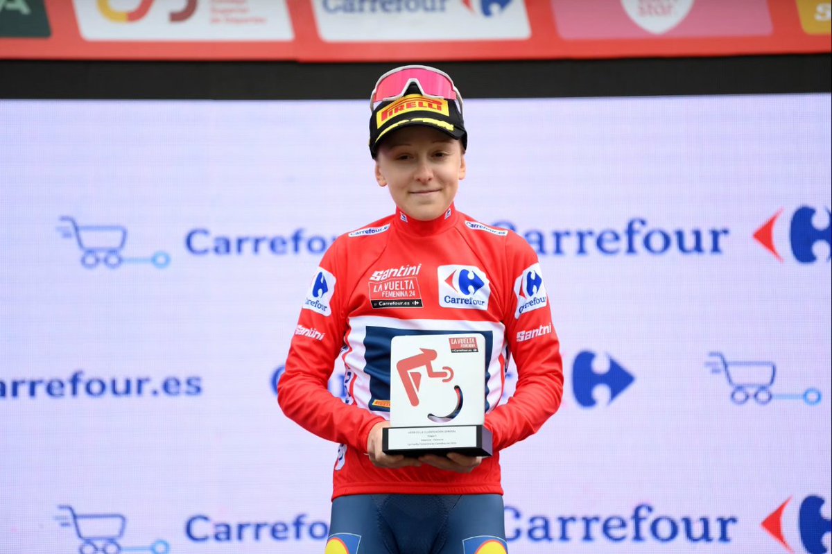 Despite a crash on the final corner, #LidlTrek wins the inaugural TTT of #LaVueltaFemenina after a strong team effort. #GaiaRealini wears the first red jersey 👊

#CpaWomen #WeAreTheRiders #StrongerTogether #UCIWWT #LaVuelta #Cycling #WomenCycling 

📸 @lidltrek