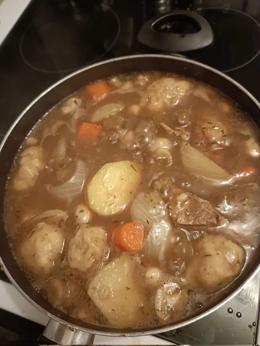 Nice pot of stew bubbling away for dinner tonight and yes,there are dumplings in there somewhere.
#foodporn