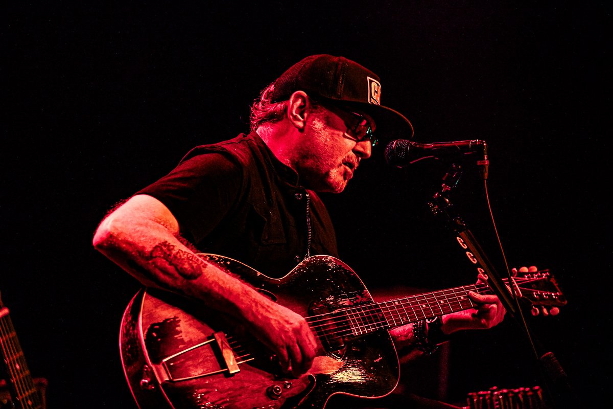 Live Review: He's got #blues, he's got #punk, and he's an outlaw, but @ScottHBiram still mostly sounded like no one else, to his eternal credit, @JamminJava on April 24.

parklifedc.com/2024/04/28/liv…