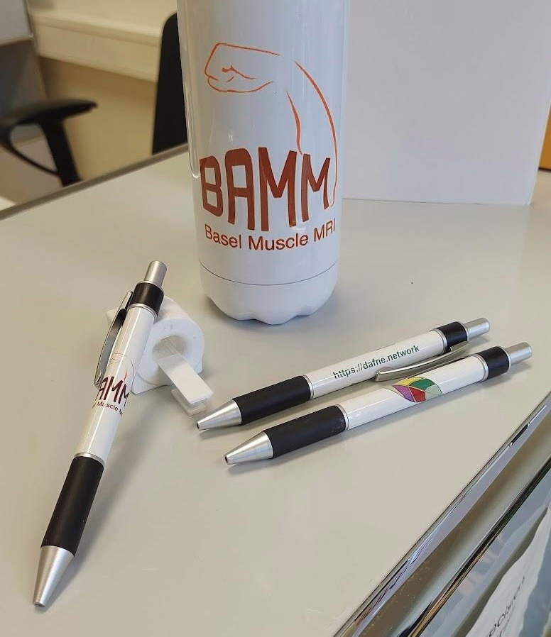 Getting ready to travel to #ISMRM24 with presents! I have some beautiful gifts for all the friends of #Dafne and @bam_mri. Come get them! More info on where you will find me (apart from randomly bumping into me) here: dafne.network/blog/ismrm2024/ Get in touch in the replies!