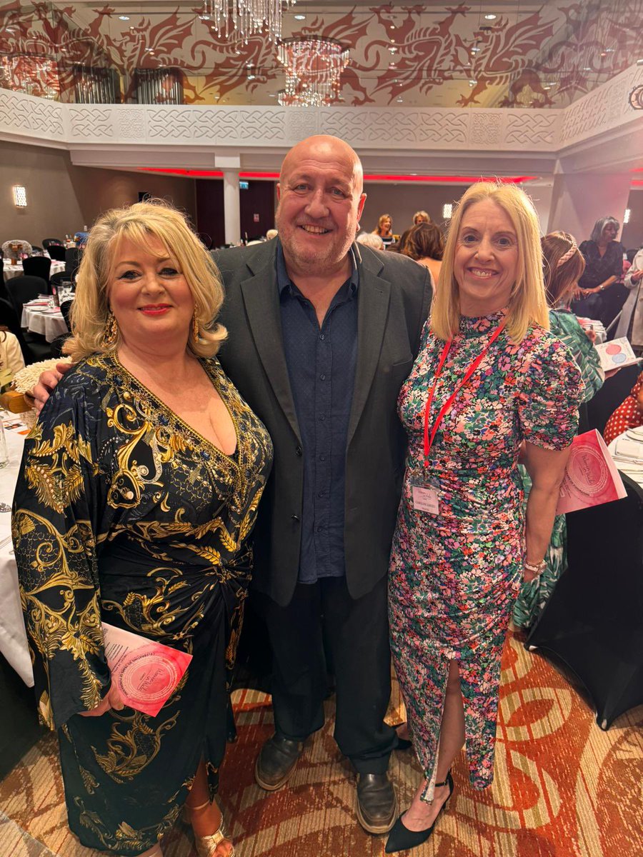 I would like to personally thank @SteveSpeirs4 for doing a hilarious auction ( great job) for @WomeninWales1 .. thank you 🤩 @judith_major