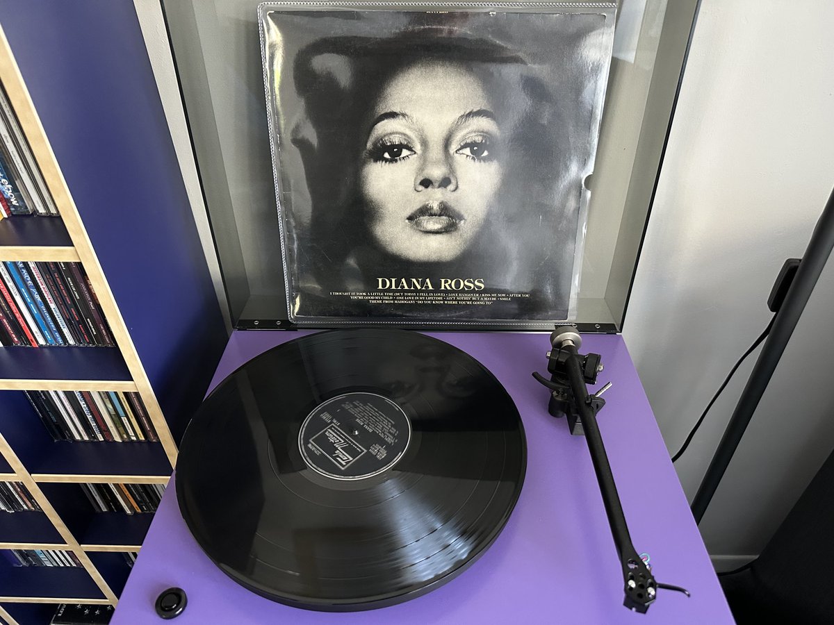 From one classy lady to another. #DianaRoss more Sunday afternoon listening.