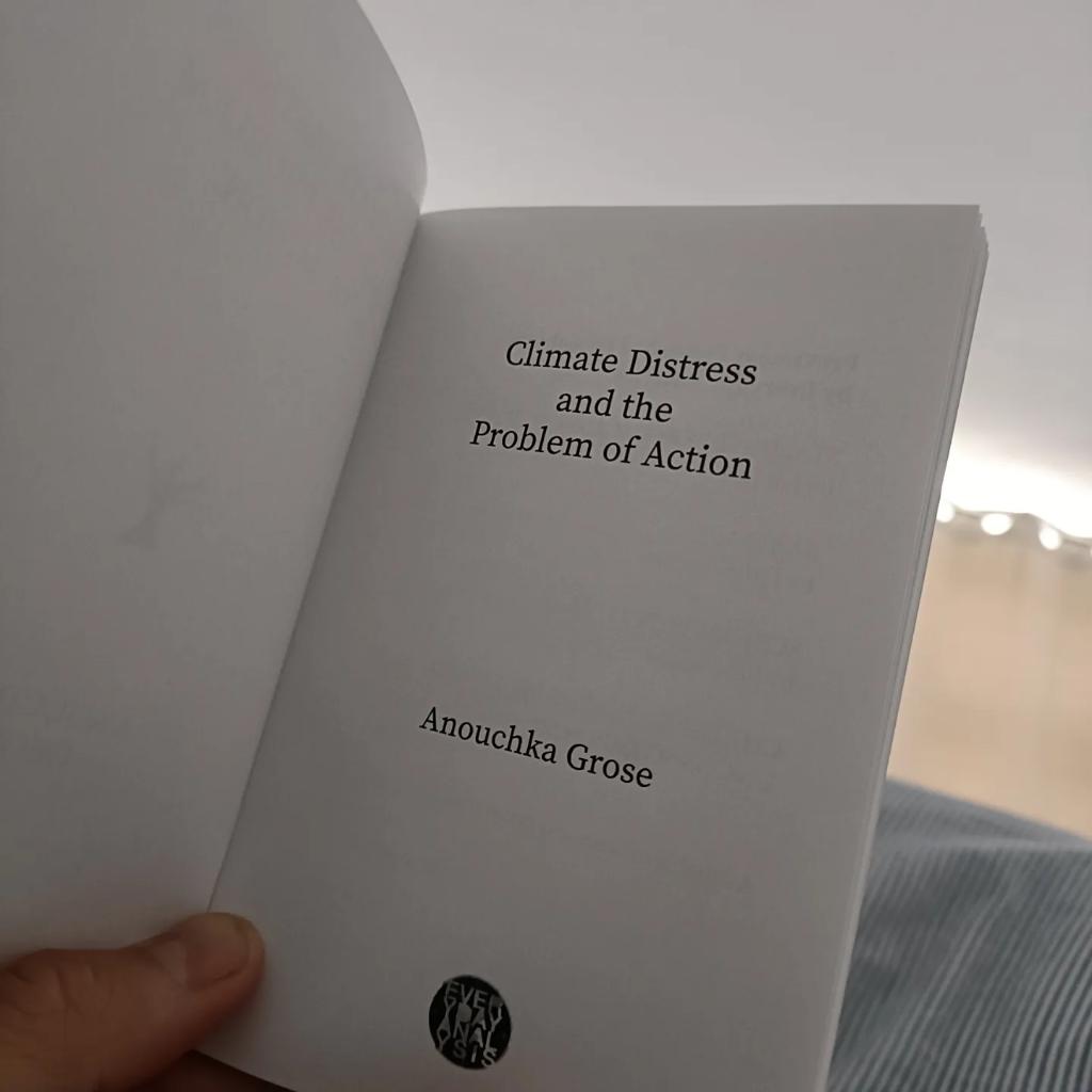 📚Publication Day for our next pamphlet by ANOUCHKA GROSE🎉 CLIMATE DISTRESS AND THE PROBLEM OF ACTION🌍🌑 Get a copy here: everyday-analysis.sellfy.store/p/psychoanalys… And join us for the talk on May 20th!