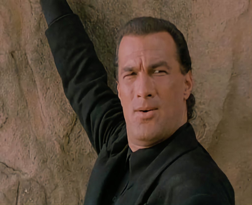 mark_heritage's tweet photo. Not long now to hang around - 2hrs in fact - before Under Siege 2: Dark Territory starts at 8pm BST. #SundayCinema #StevenSeagal #UnderSiege2 https://t.co/G0xAEcPMk2