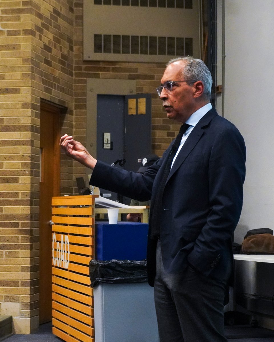 Earlier this month, the LTU College of Arts and Sciences welcomed Claude Steele, professor of psychology at Stanford University, for a guest lecture on life in a diverse world and the strain individuals experience when they fear being judged based on stereotypes. #WeAreLTU